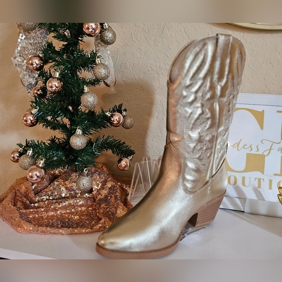 Dolly Boots - Picture 8 of 8